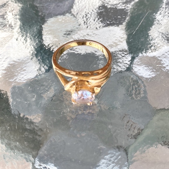 Gold Tone Round Cut Crystal Ring, Size 8 - Picture 10 of 15